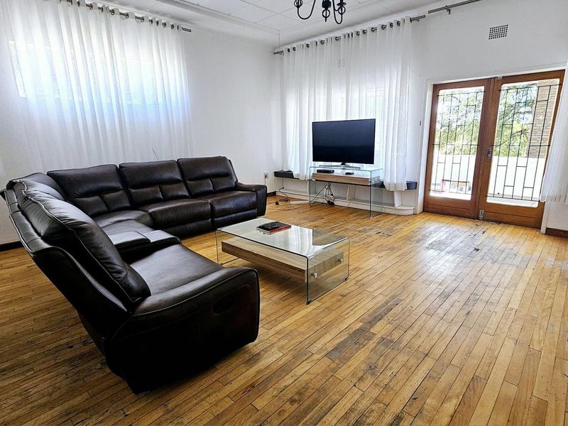 2 Bedroom House FOR SALE in Kleine Windhoek - Photo 3