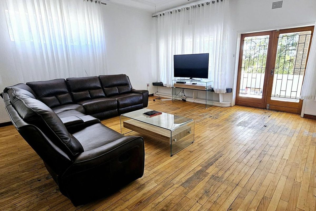 2 Bedroom House FOR SALE in Kleine Windhoek - Photo 3