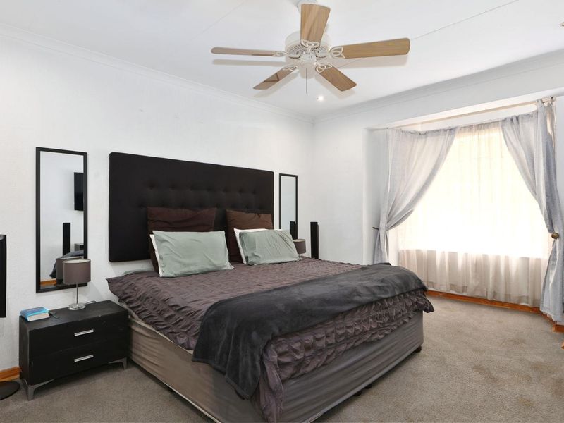 Ideally located 4 Bedroom/3.5 Bathroom Family Home - Photo 8