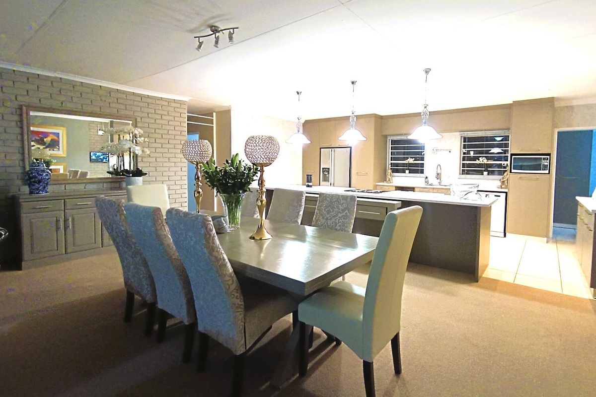 Modern Elegance with Flat - Photo 2