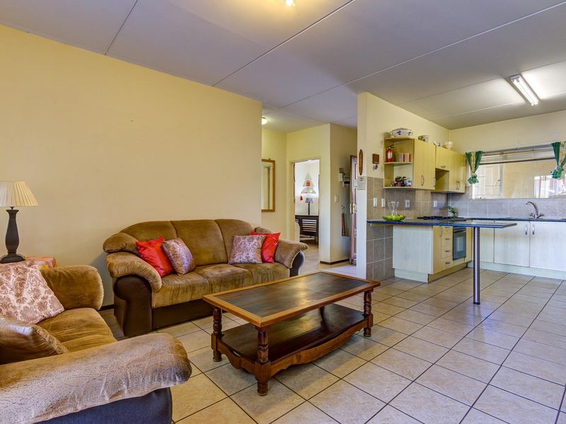 SUNNY AND SECURE GROUND FLOOR UNIT IN FAIRVIEW - Photo 7