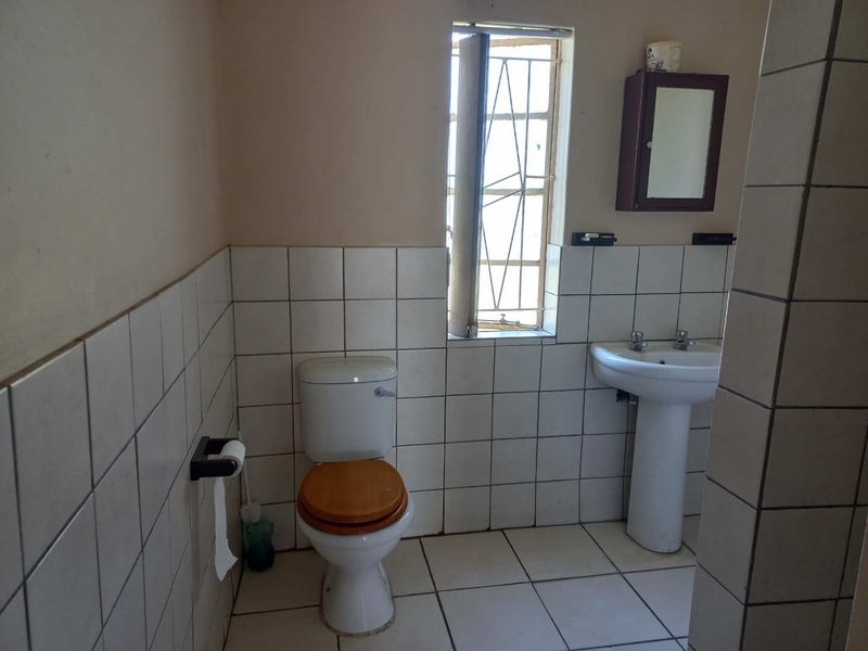 Golden investment opportunity with lots of possibilities!! - Photo 3