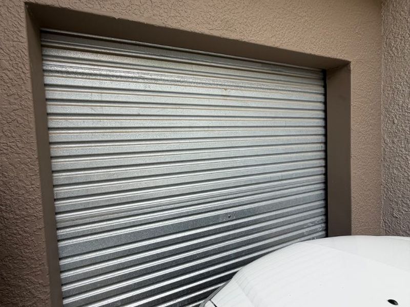 3 bedroom townhouse in Prime Location - Photo 3