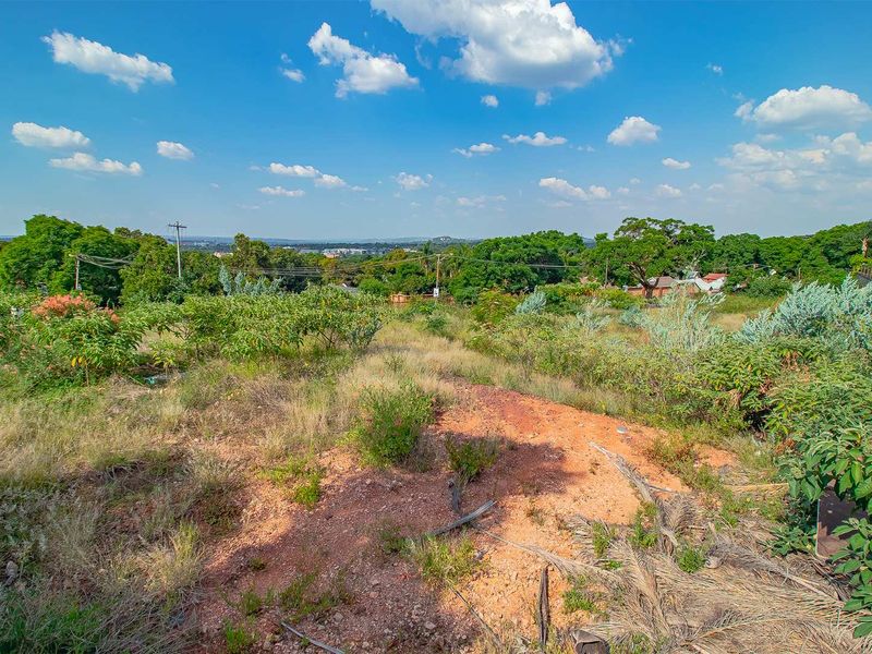Large stand in Waterkloof Ridge for development - Photo 6