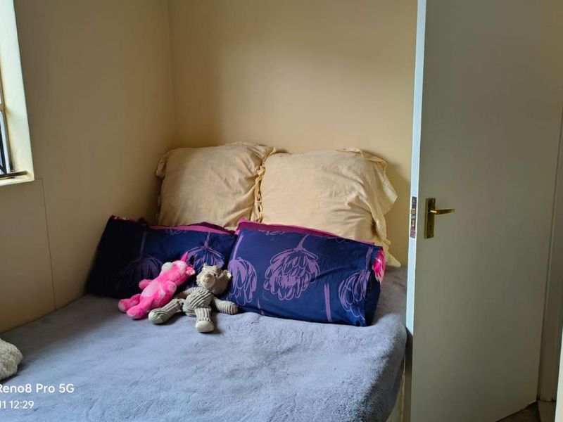Clayville R 850 000 - Family Home! - Photo 10