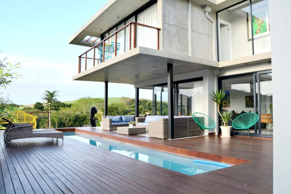 Stunning Family Home For Sale in Palm Lakes Estate - Photo 2