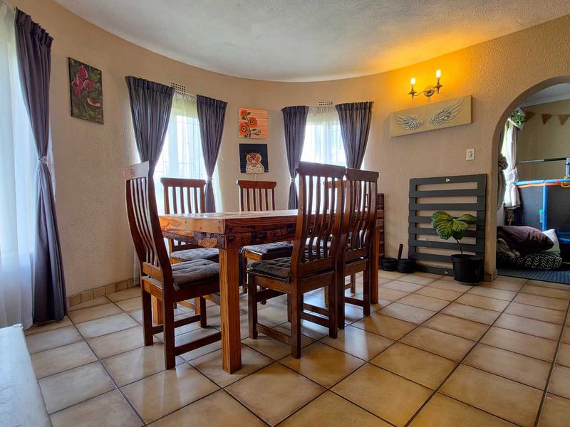 5 Bedroom house for sale in Brackendowns - Photo 7