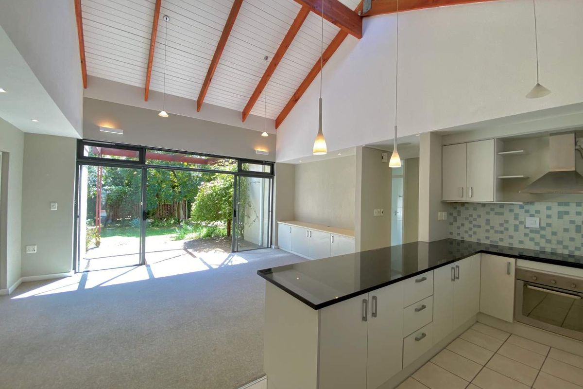 Hout Bay retirement at its best - Photo 3