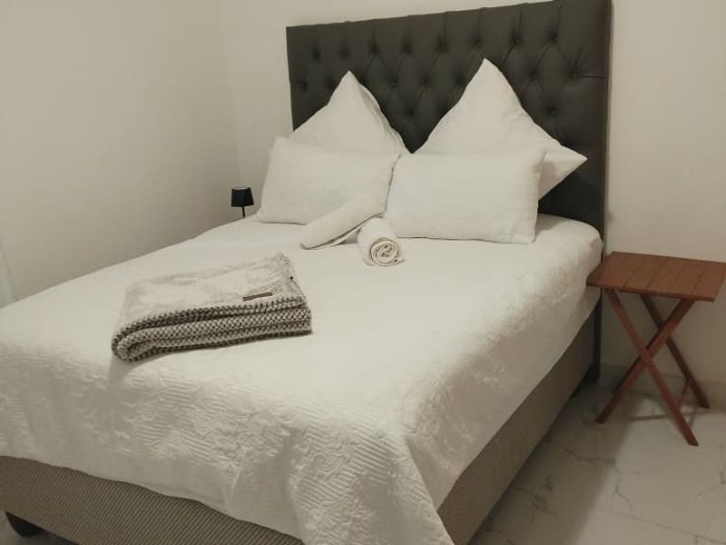 2-Bedroom Apartment to Rent – Dolphin Beach - Photo 4