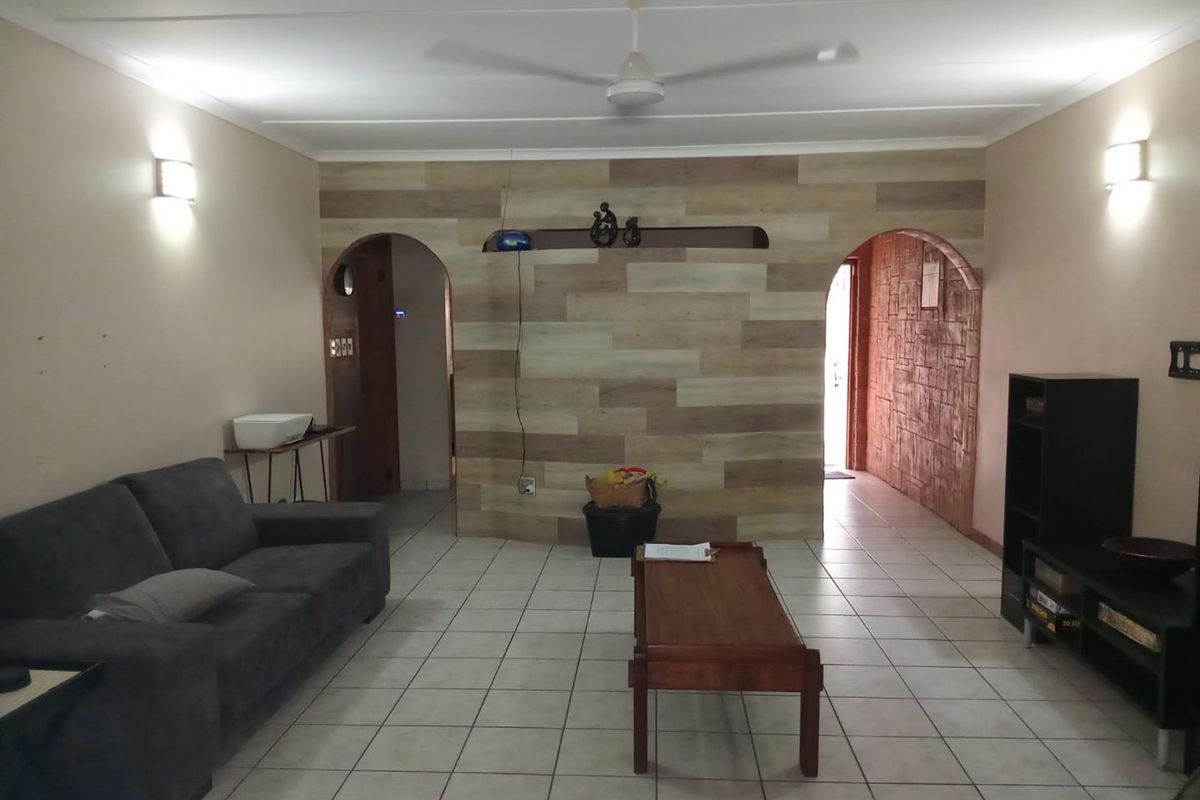 Exclusive Sole Mandate | Spacious Family Home in Veld en Vlei, Richards Bay| R1 700 000 - Photo 2
