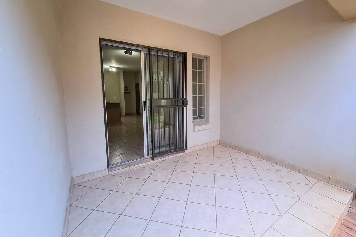 Loadshedding-Free Area – A Perfect Lock-Up and Go! - Photo 4