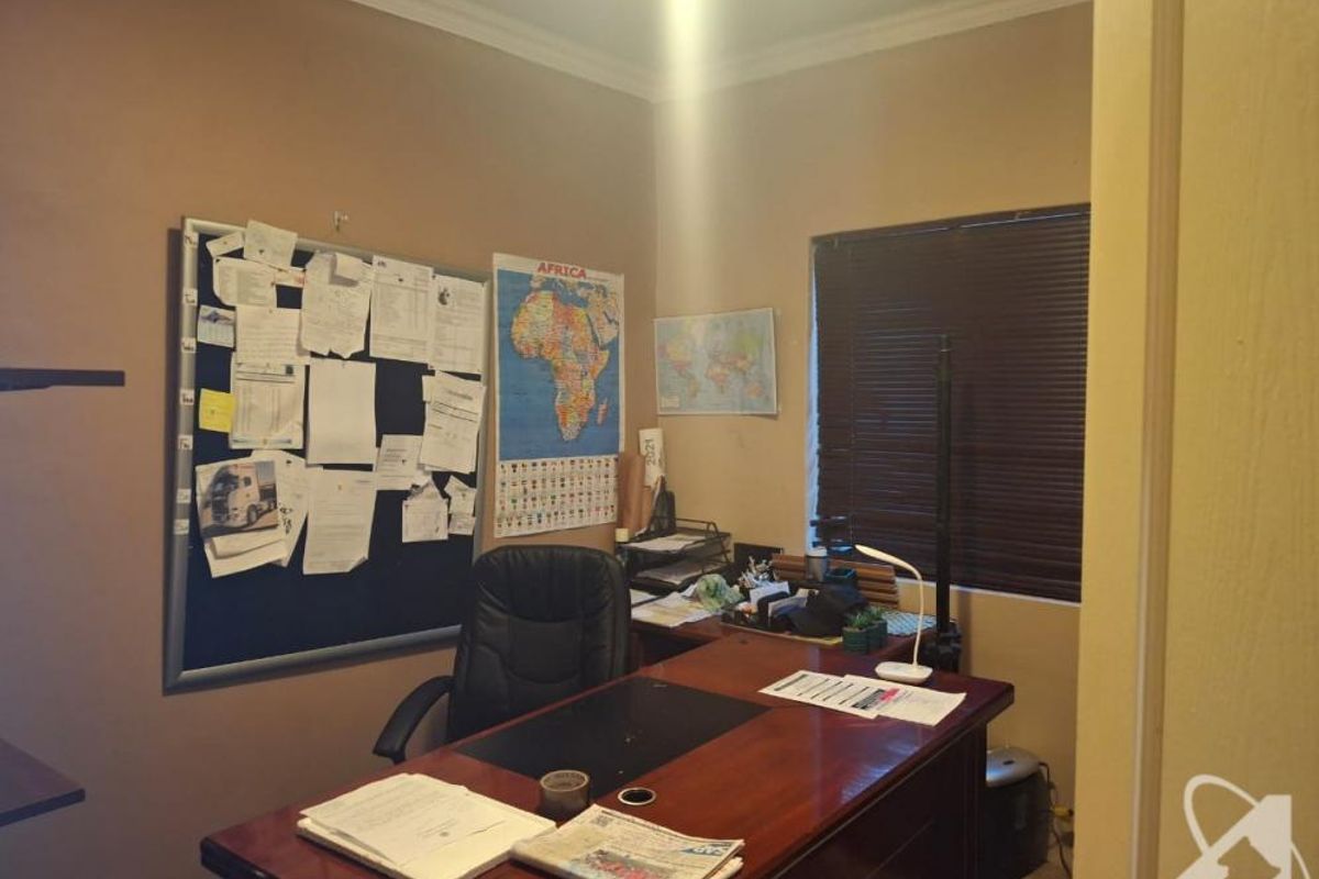 FOR SALE: 5-Bedroom Double Storey in Cimbebasia – N$2,772,000 - Photo 5