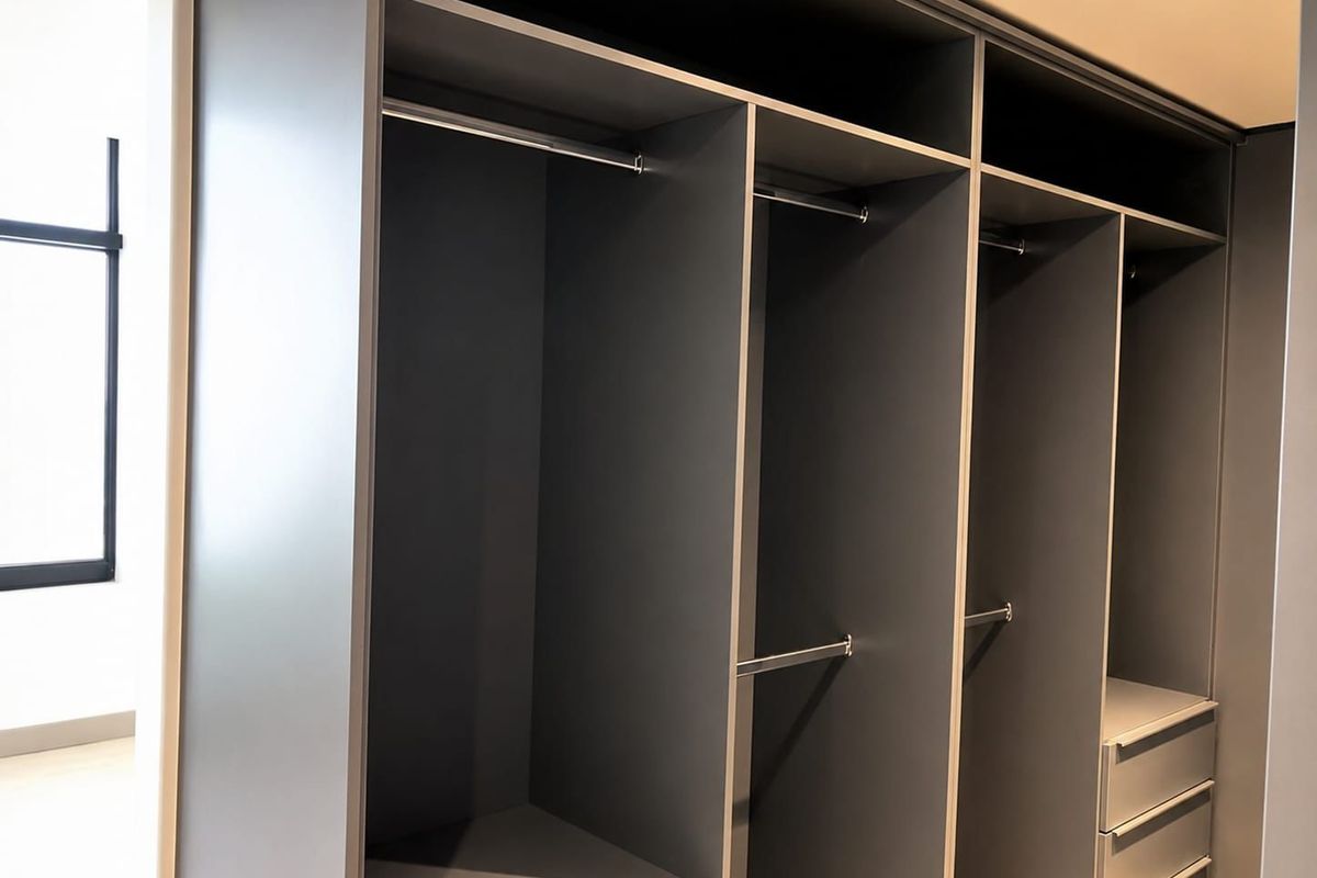 Modern 2 Bedroom/2 Bathroom to Let - Photo 2