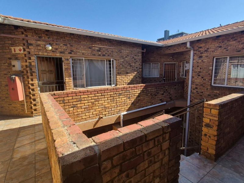 Charming 2-Bedroom Apartment for Sale in Oak Mews - Photo 3