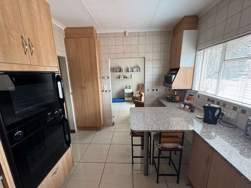Lovely Family Home for Sale - Photo 10