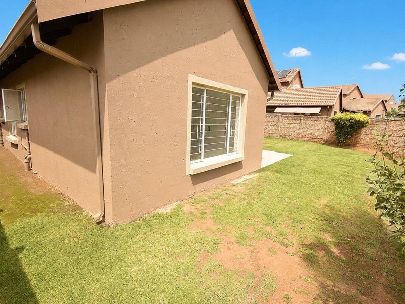 Secure and Peaceful Living - Photo 3