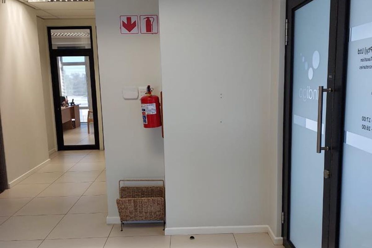 Spacious Offices & Boardroom in Prime Location Southern Industrial - Photo 3