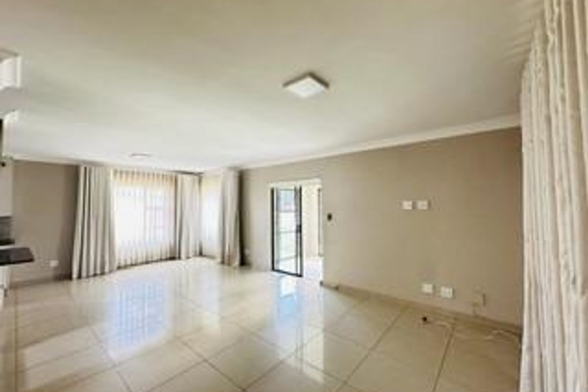 Spacious 3-Bedroom Family Home To Rent in Wild Teak Estate, Montana - Photo 3