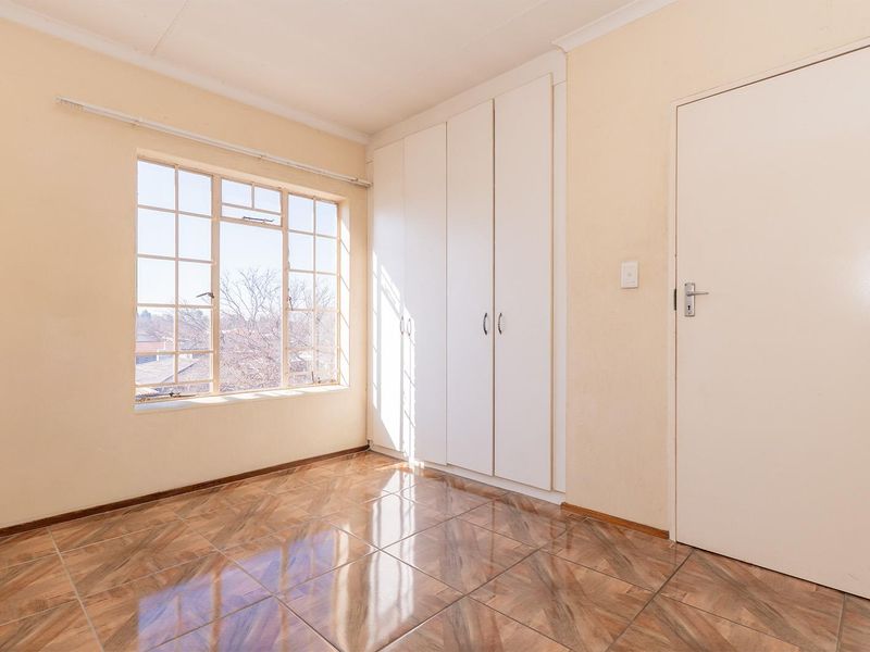 WHY PAY RENT? - Photo 8