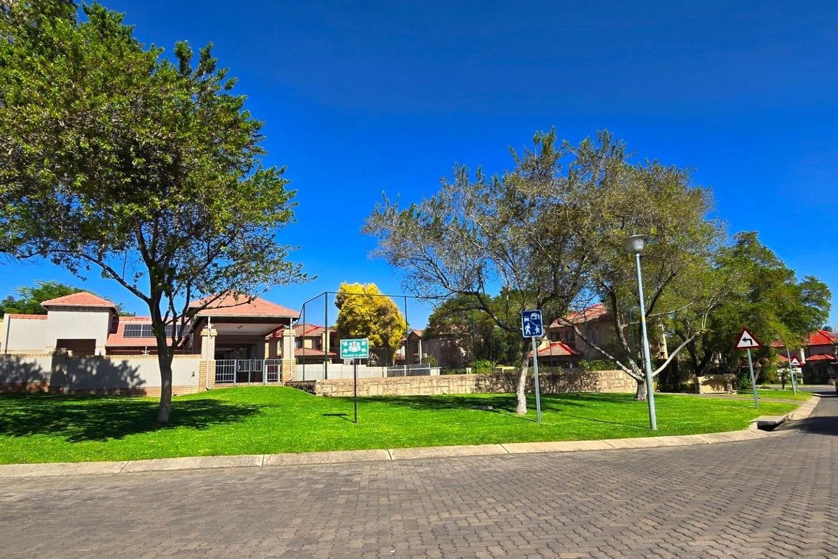 From The Perfect Retreat to Entertainers Dream & Everything In Between. - Photo 4