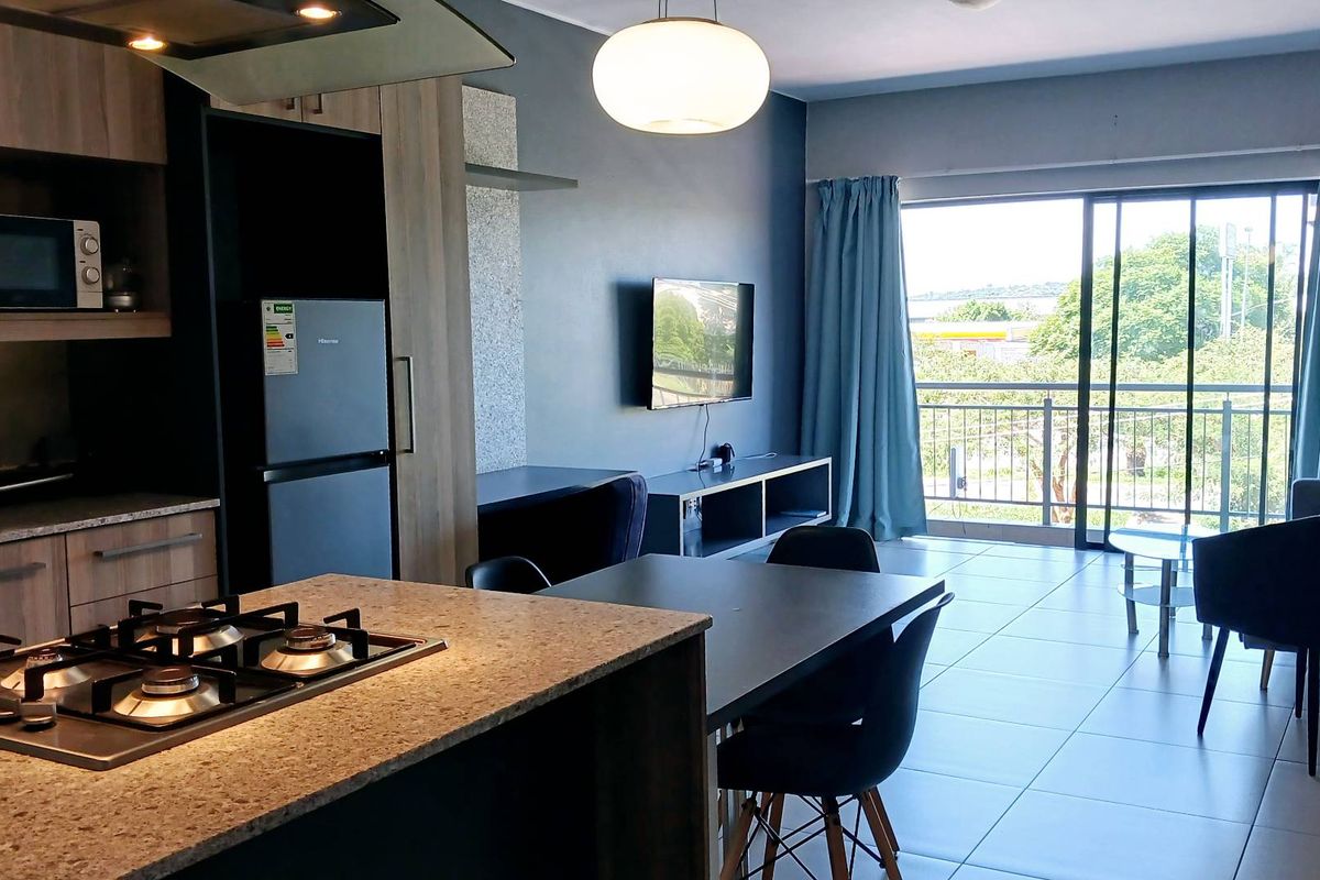 Modern and Stylish Apartment in Prime Location - Photo 3