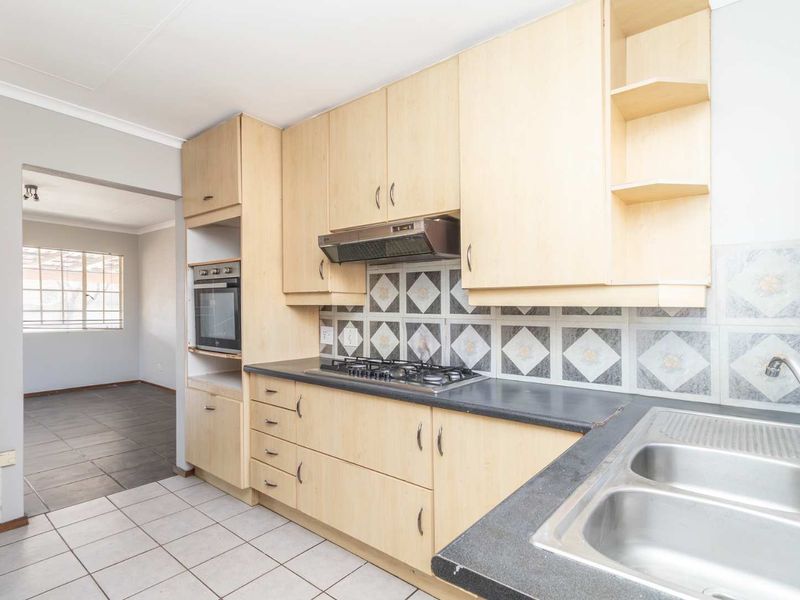 2 homes on one Property! Excellent Rental opportunity! - Photo 4