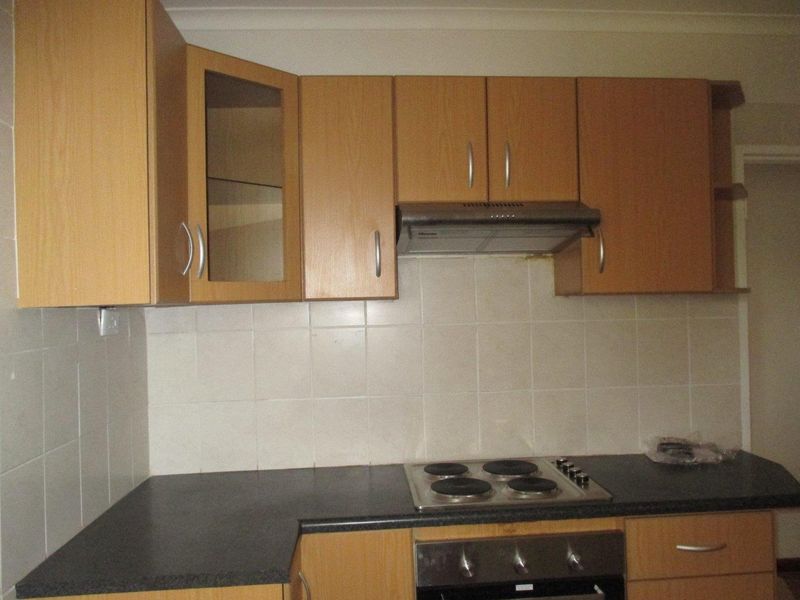 3 Bedroom House with flatlet in Kabega Park - Photo 6