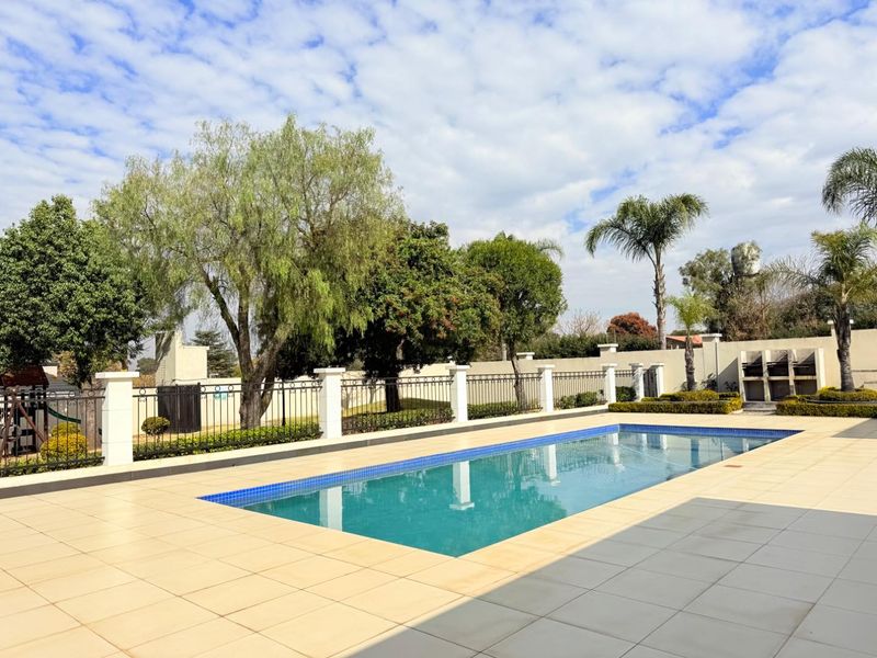 Spacious 3-Bedroom Apartment: Luxury Living, Perfect Location - Photo 5