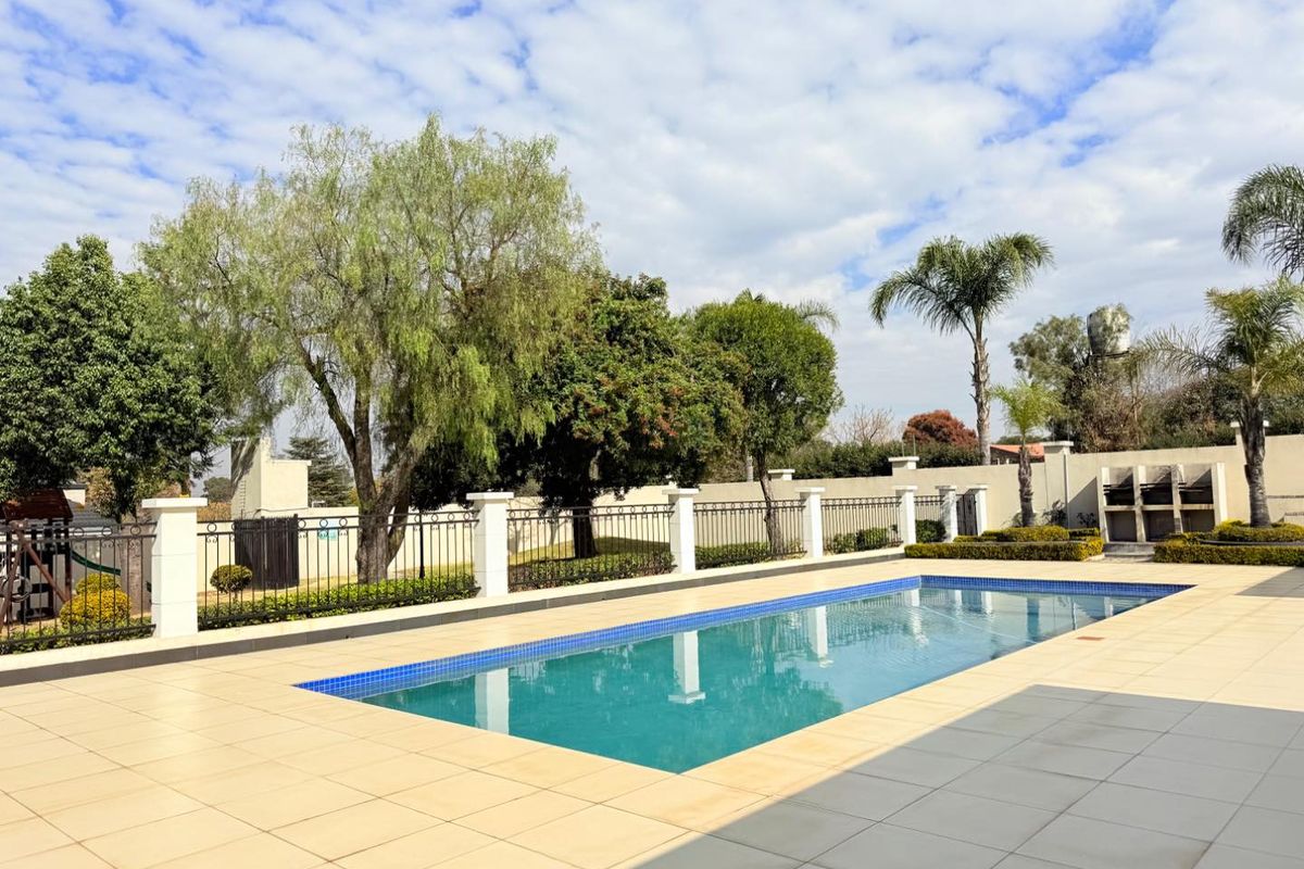 Spacious 3-Bedroom Apartment: Luxury Living, Perfect Location - Photo 5