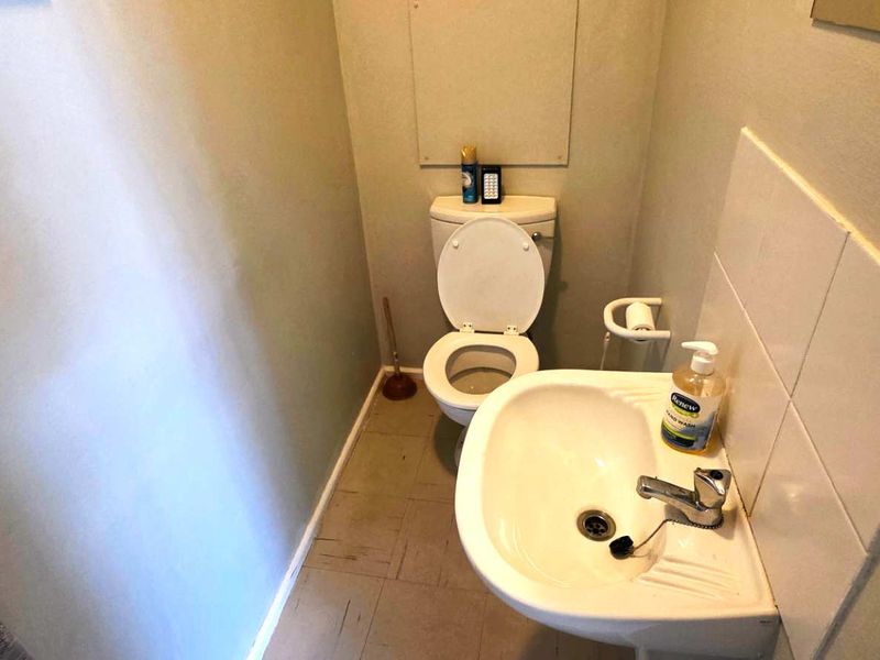 Beautiful First Floor Office in Westlake - Photo 5