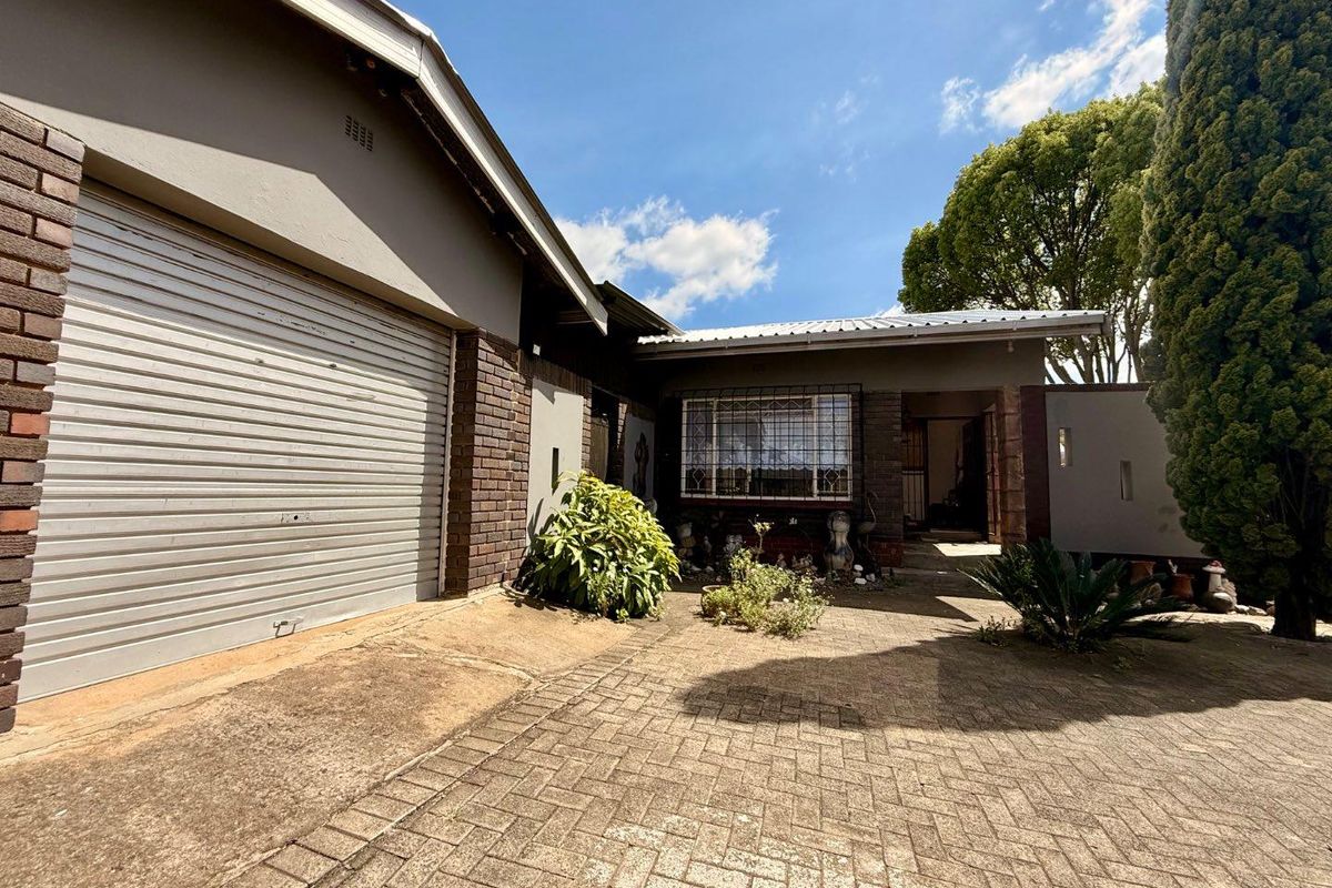 3 Bedroom home for sale in Vryheid - Photo 2