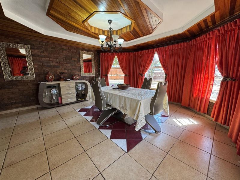 Spacious 3-Bedroom Home in Akasia Pretoria - Photo 6