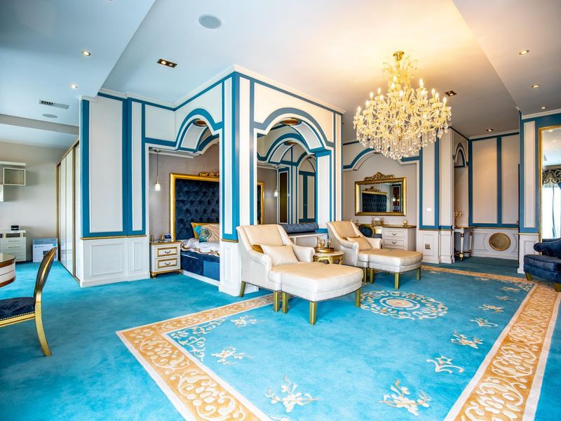 THE EPITOME OF LUXURY AND STYLE IN COPPERLEAF GOLF ESTATE - Photo 10