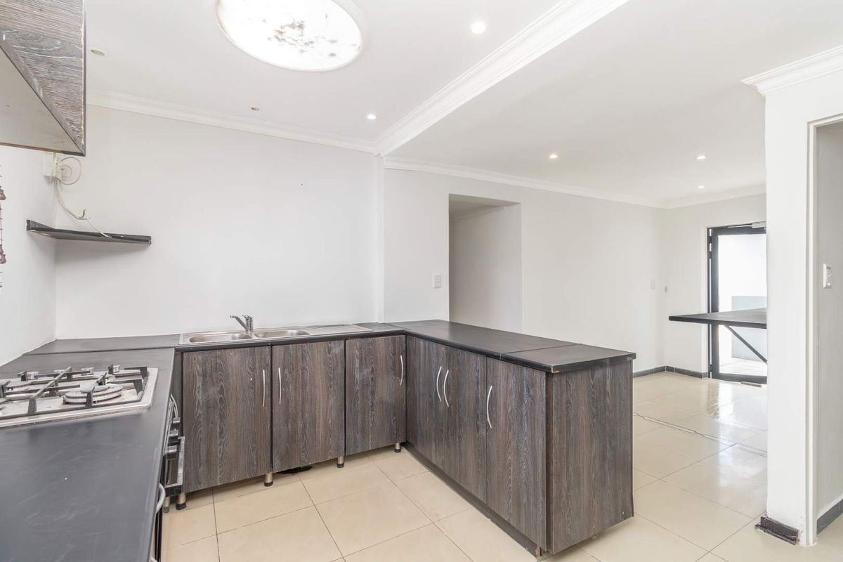 Spacious 4 Bed House to Let in Blairgowrie - Photo 4