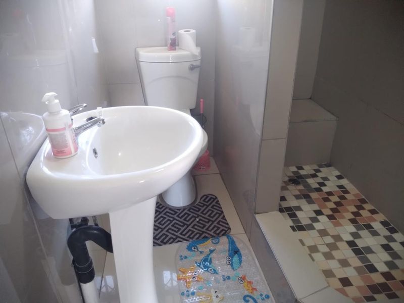 Charming 2-Bedroom Home for Sale in Esikhawini – Spacious & Pet-Friendly! - Photo 9