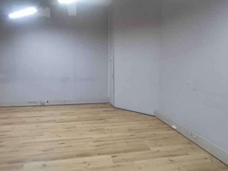 PRIME CBD OFFICE TO LET - Photo 8