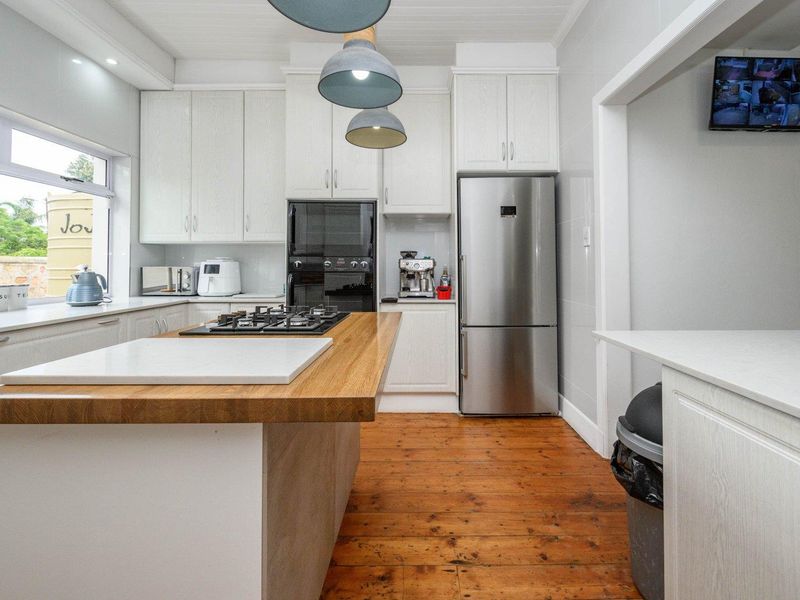 Beautiful Family Home in a Quiet Cul-de-Sac - Photo 10
