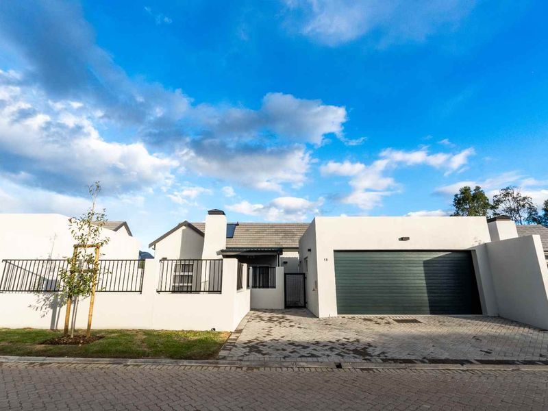 Modern 3-Bedroom Home in Bergenhof Village, Paarl - Photo 1