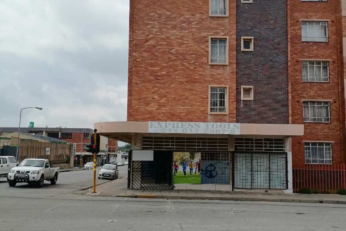 2 Bedrooms apartment for sale in Springs - Photo 3