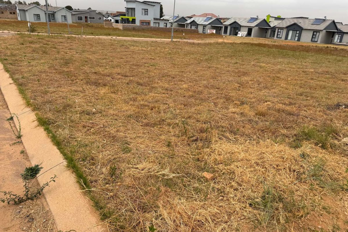 A blank canvas awaits you! - Photo 2