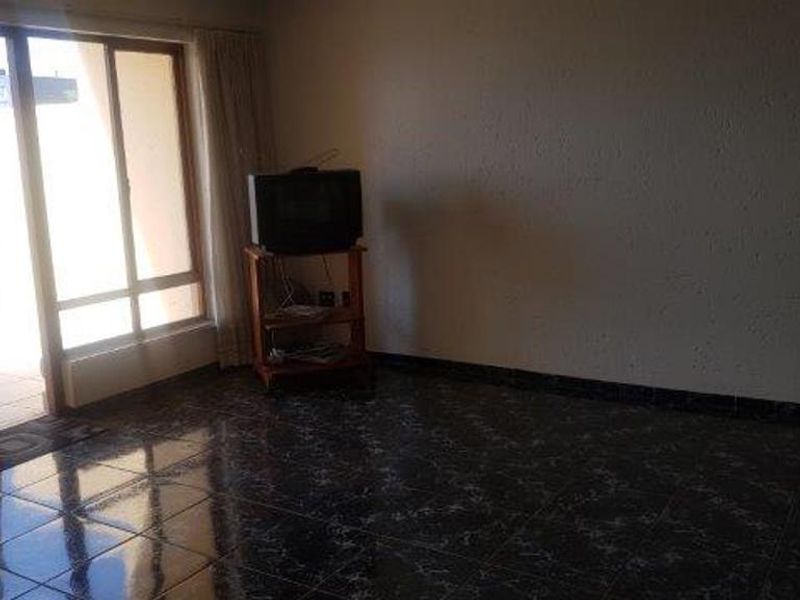 Beautiful Bachelor Apartment in Northcliff - Photo 5