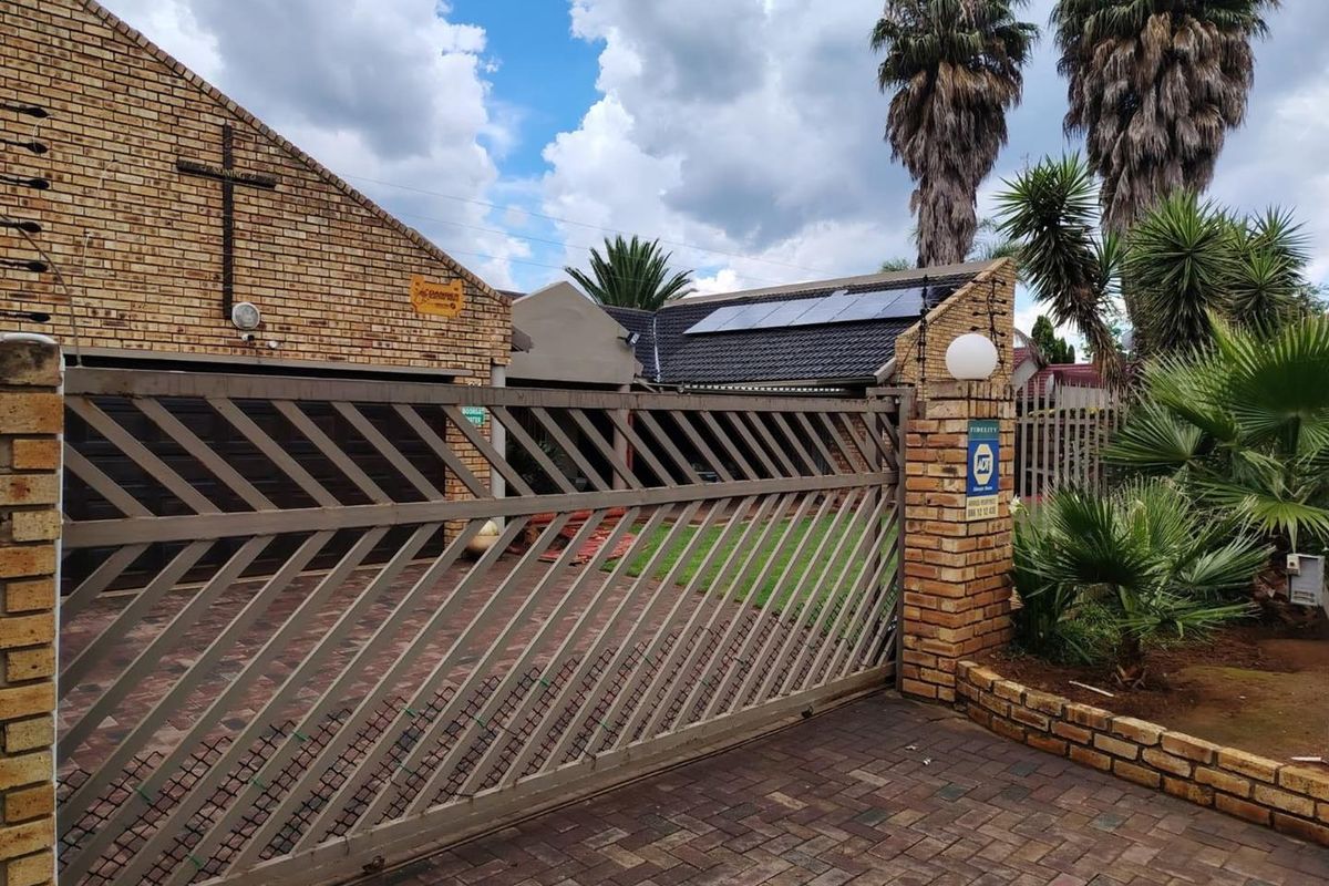 Energy-efficient Home For Sale in Vanderbijlpark SE6 - Photo 2