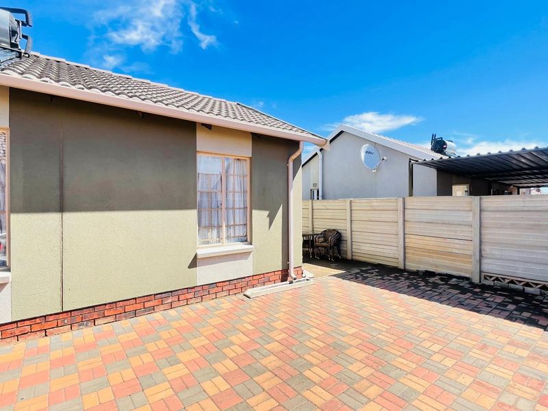 3 Bedroom House For Sale In Sky City EXT 33 - Photo 5
