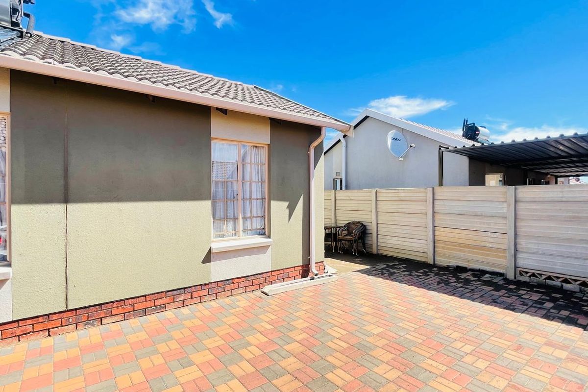 3 Bedroom House For Sale In Sky City EXT 33 - Photo 5