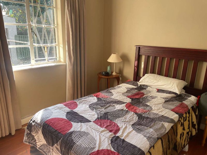 Versatile Family Home with Flatlet – Ideal for Home Office or Business Use - Photo 5