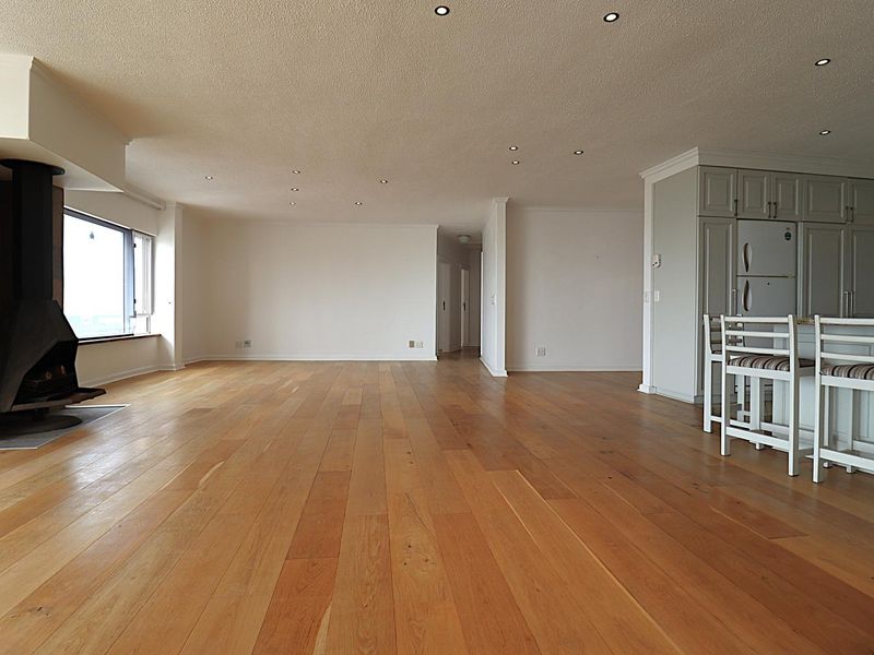 Penthouse with Exceptional Sea Views and Walking Distance to Beach and Town Centre, Swakopmund - Photo 3