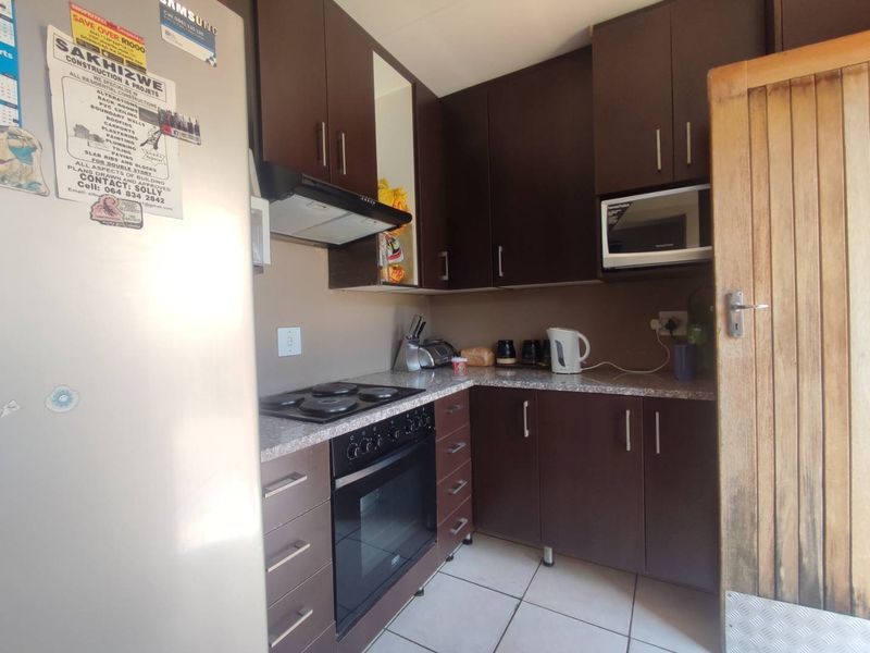 4 Bedroom House for Sale in Cosmo City - Photo 9