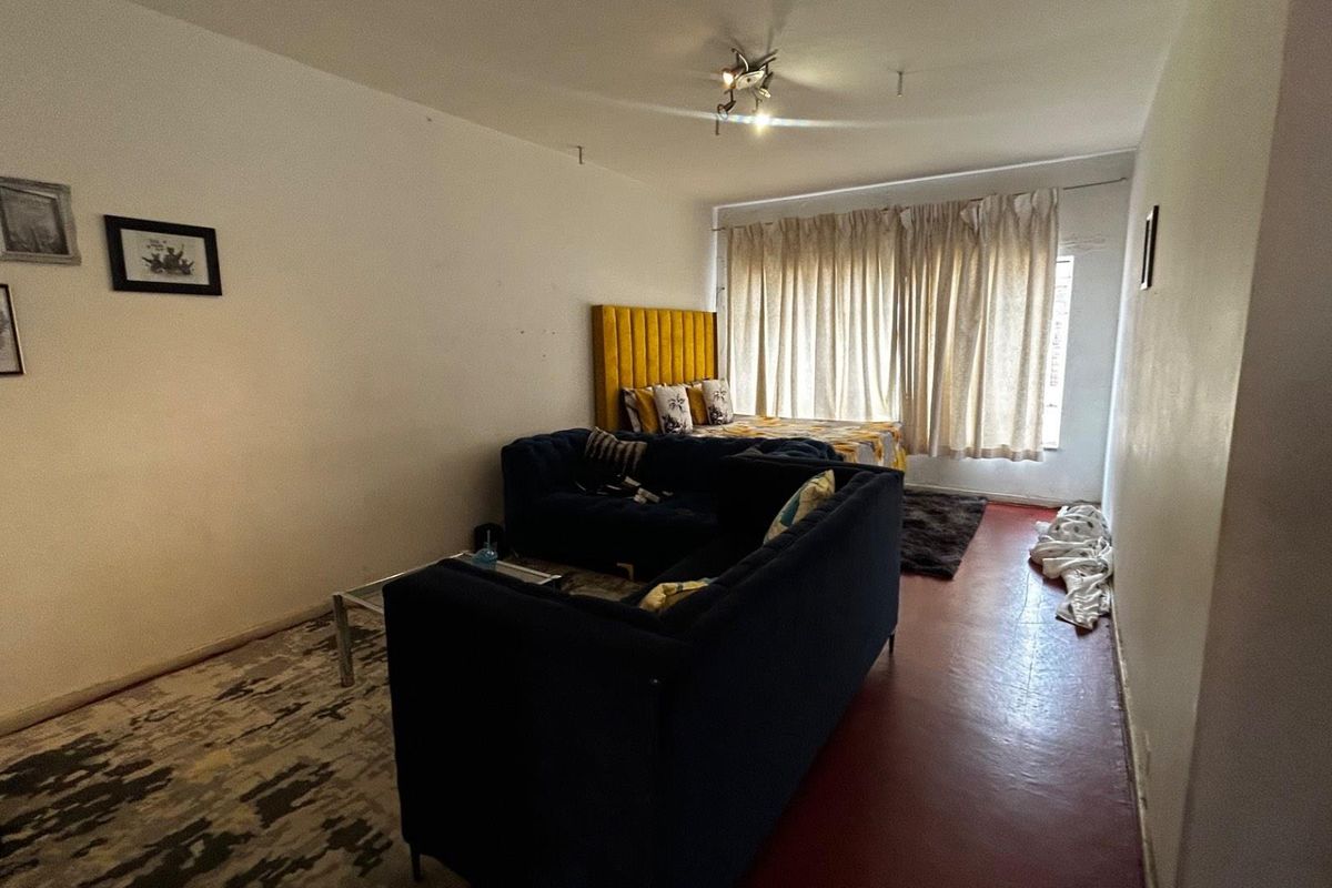 Spacious 1-Bedroom Apartment in Kempton Park CBD - Photo 4