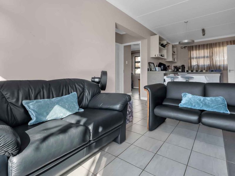 2 BEDROOM 1 BATHROOM GARDEN APARTMENT FOR RENT IN FOURWAYS - Photo 8