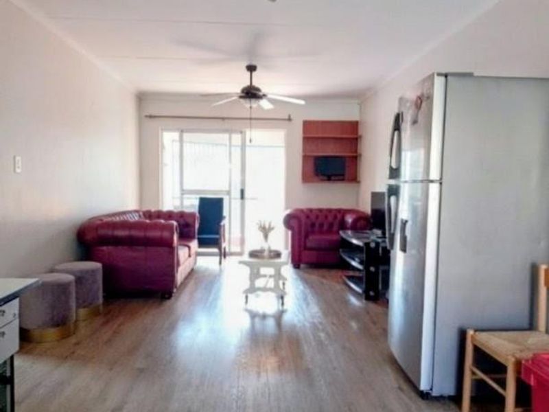 Modern Renovated Townhouse Offering Style, Comfort and Convenience - Photo 2